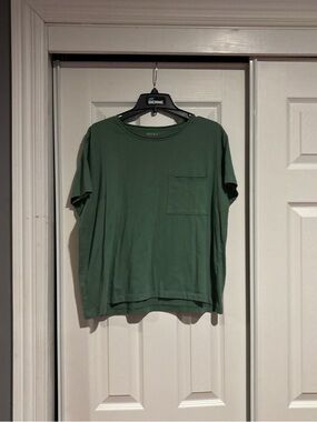 Pocket Crew Neck Shirt - Green